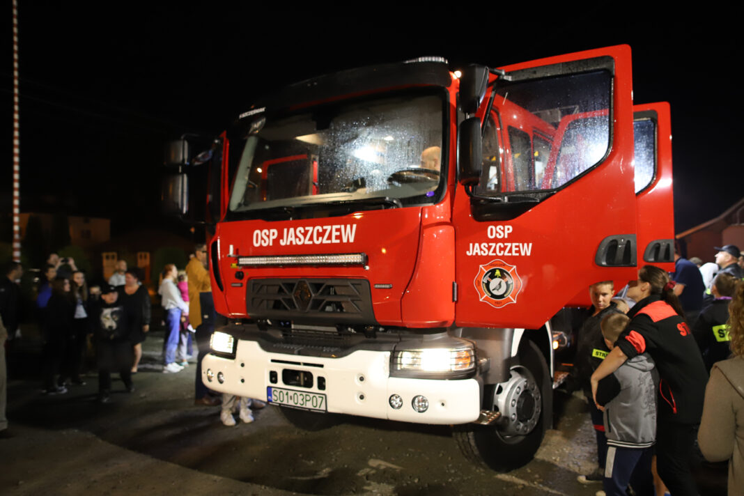 Nowy Samoch D Ratowniczo Ga Niczy W Osp Jaszczew Zdj Cia Jedlicze Pl