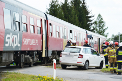 Zderzenie osobówki z pociągiem w Jedliczu (os. Męcinka)
